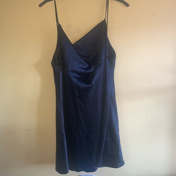 Betta Vanore Mini Dress - Picture 4 of 5